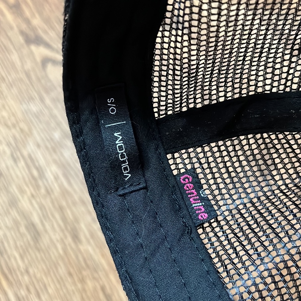 Volcom Hat - Picture 3 of 3